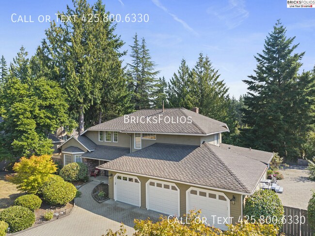 Building Photo - Luxurious 5-bedroom home in Sammamish with...