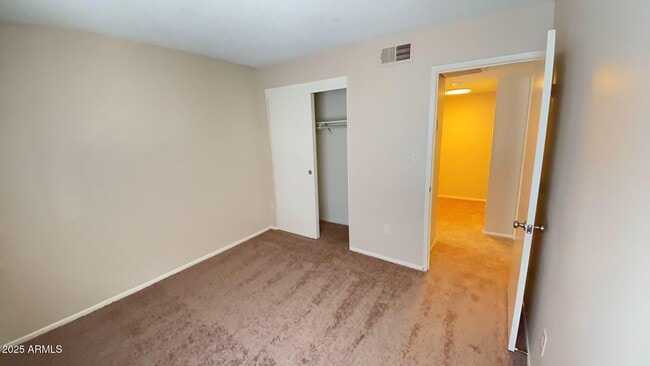 Building Photo - 5902 W Golden Ln