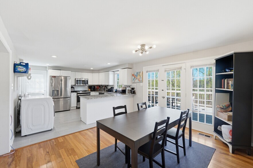 Building Photo - 9008 Autoville Dr