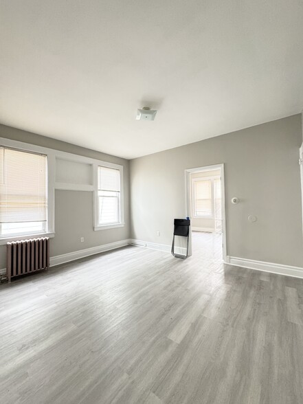 Building Photo - 66 Halstead St