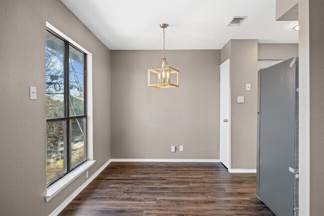 Building Photo - 5215 St Georges Green