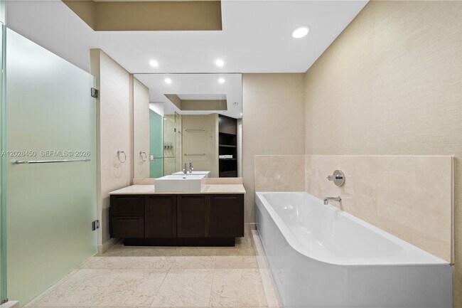 Building Photo - 250 Sunny Isles Blvd