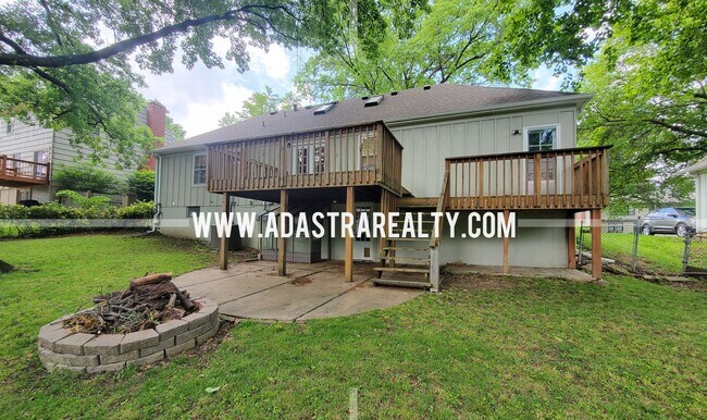 Building Photo - Beautiful Home in the Heart of Overland Pa...