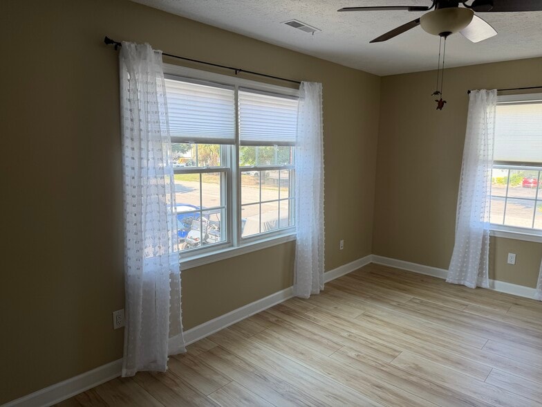 Building Photo - 7603 Porcher Dr
