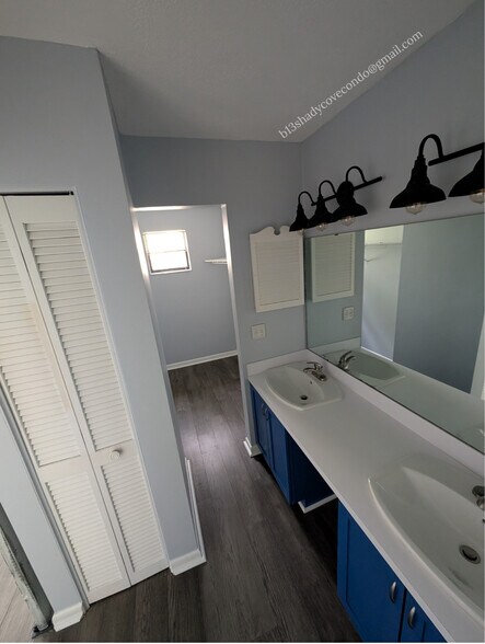 Building Photo - 5568 La Moya Ave