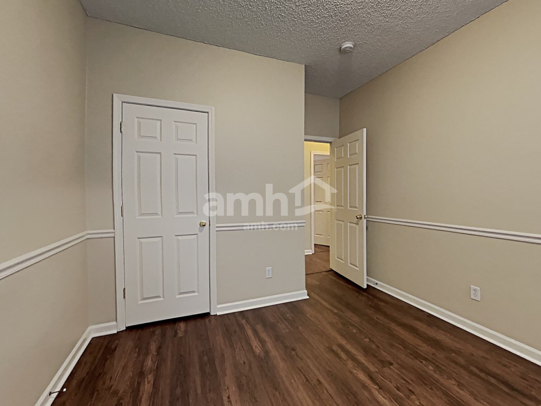 Building Photo - 525 Amsonia Cir