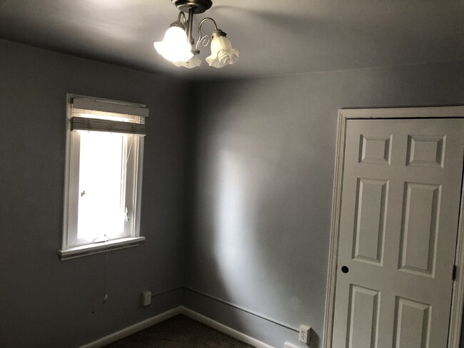 Building Photo - 450 E 300 N