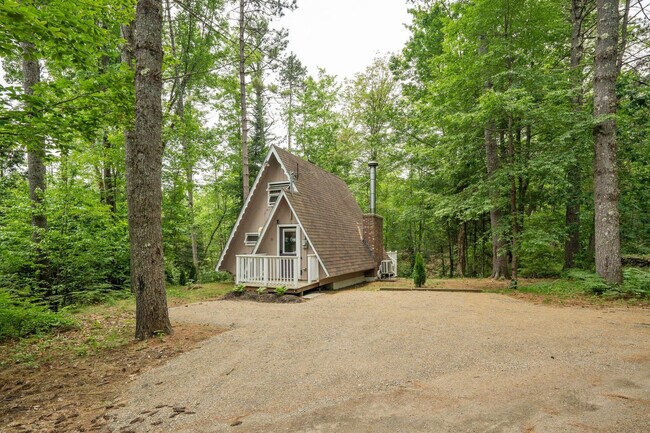 Building Photo - 51 Lake Pines Cir