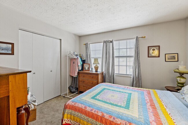 Building Photo - 3441 Laredo Dr