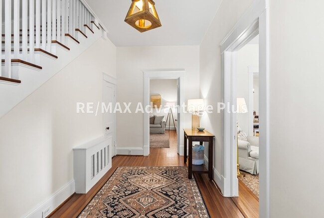 Building Photo - Spacious home located in The Avenues