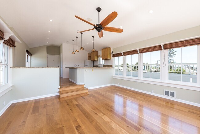 Building Photo - 470 20th St