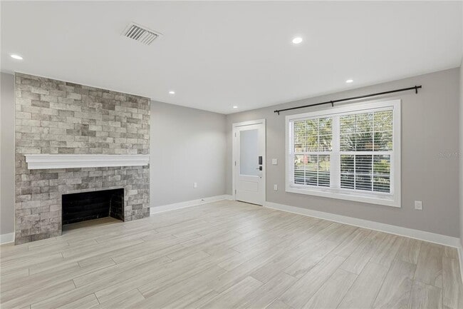 Building Photo - 845 Snell Isle Blvd NE