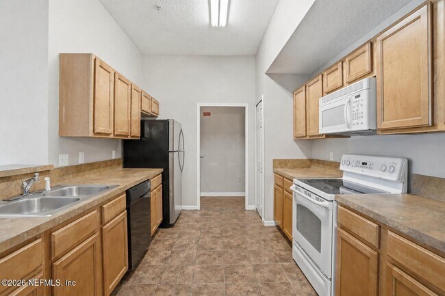 Building Photo - 5150 Playpen Dr