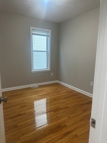 Building Photo - 68 Bellevue St