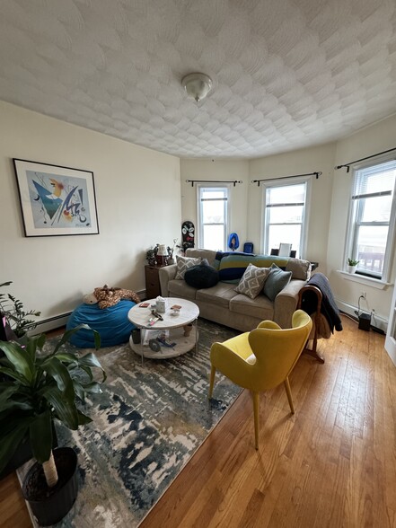 Building Photo - 40 Litchfield St