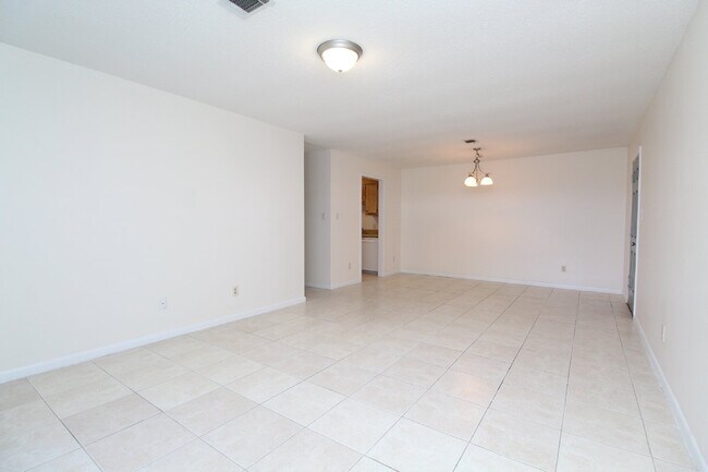 Building Photo - Charming 2 Bedroom Rental in Pace, FL with a Spacious Layout and Prime Location!