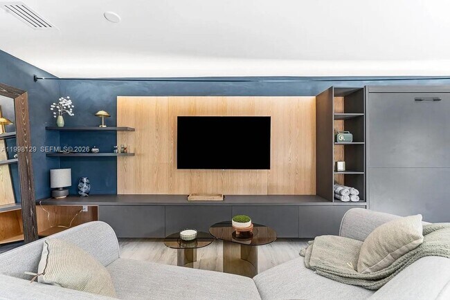 Building Photo - 445 NE 76th St