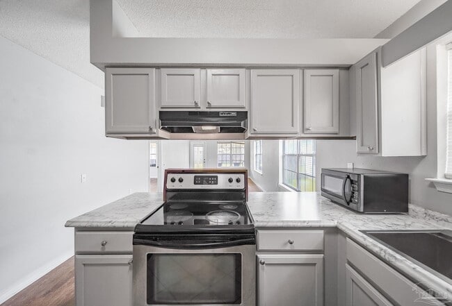 Building Photo - 4014 Glenway Dr