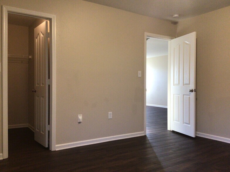 Building Photo - 14718 Watertrace Dr