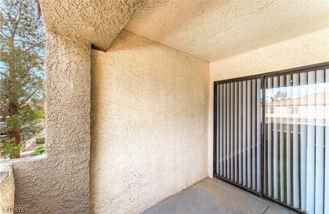 Building Photo - 3151 N Soaring Gulls Dr