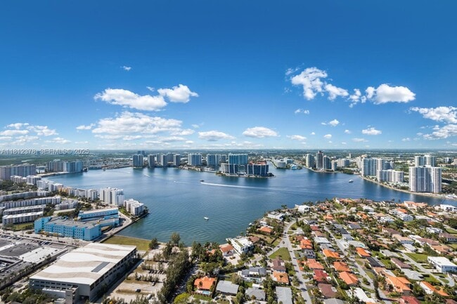 Building Photo - 18555 Collins Ave