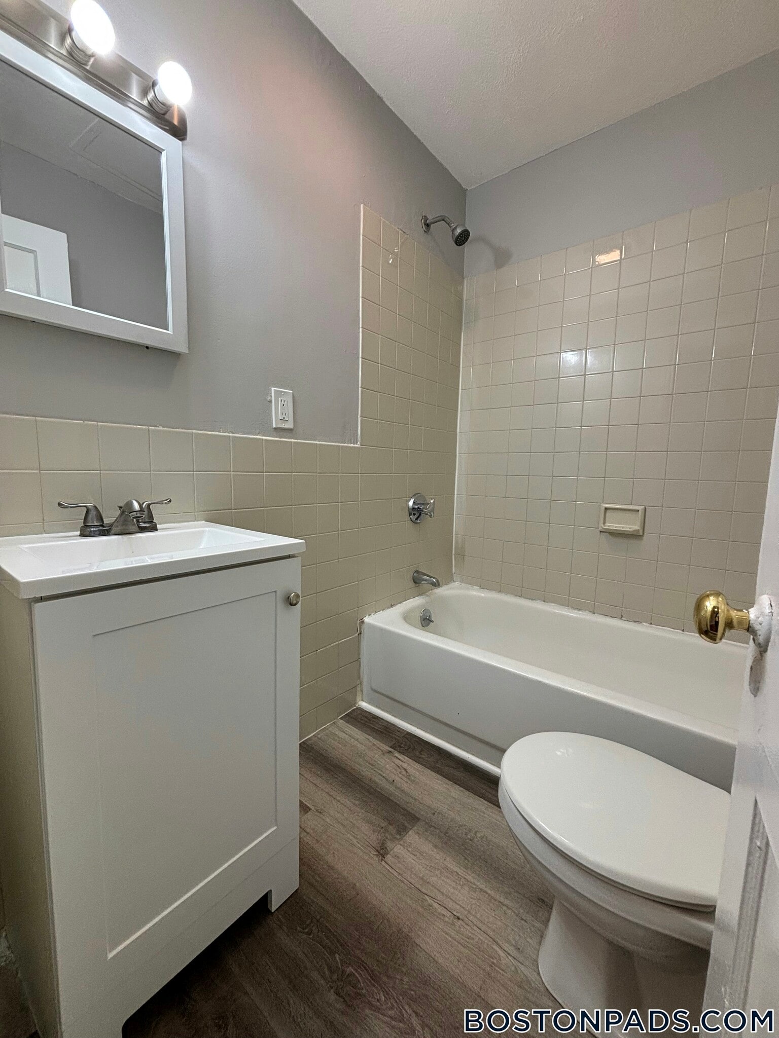 Building Photo - 44 Estes St