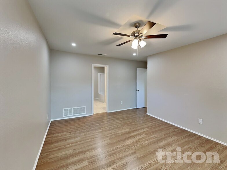 Building Photo - 1109 Glen Creek Dr