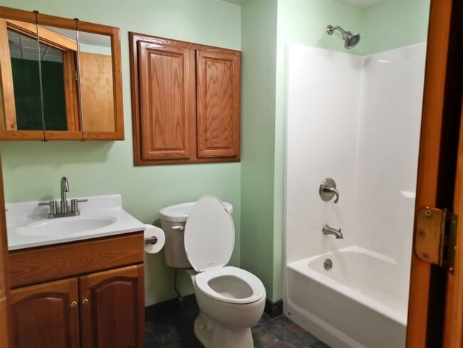 Building Photo - Spacious 5BR Retreat Minutes from Downtown Boyne City