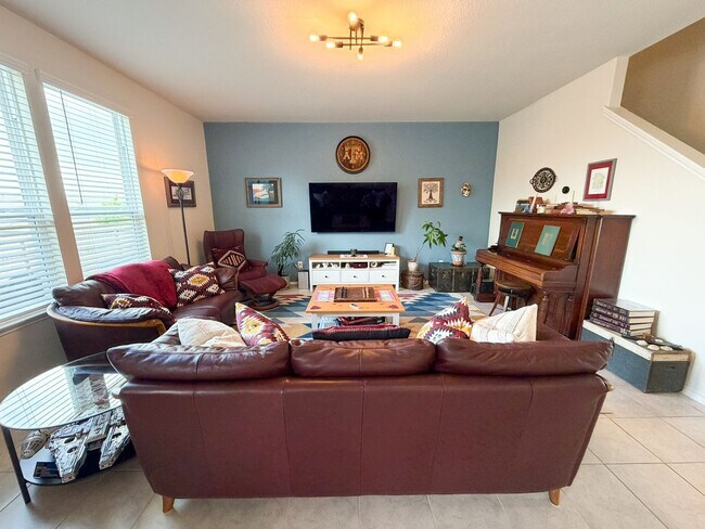 Building Photo - Well Maintained 3 bedroom 2.5 bath in COMAL ISD!