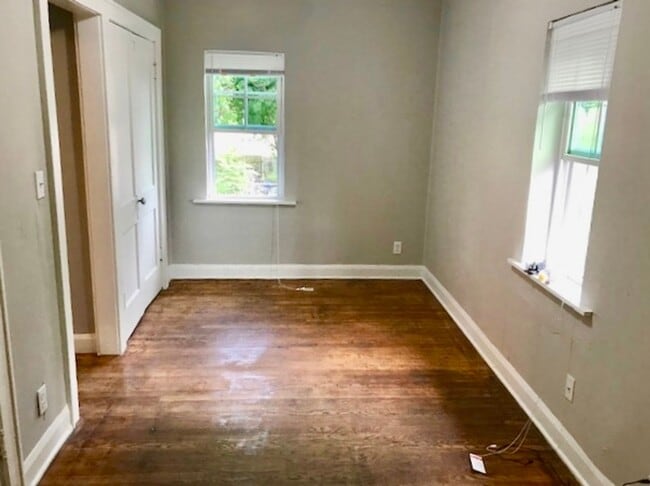 Building Photo - Cozy 2-Bedroom House **$300 Off Move In Sp...