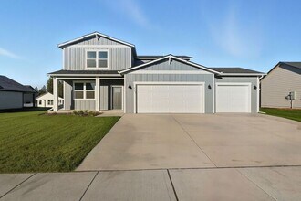 Building Photo - Spacious 4-Bedroom Home with Loft, 3 Baths & 3-Car Garage