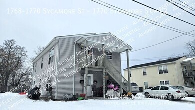 Building Photo - Inviting 2nd-floor apartment featuring 3 b...