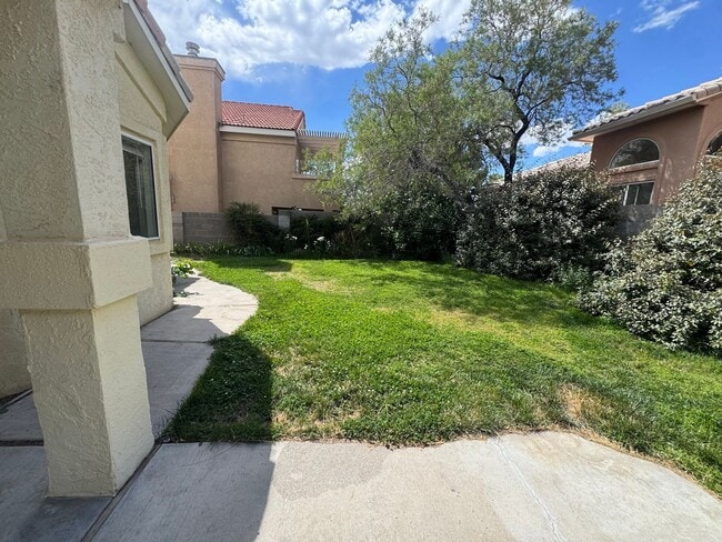 Building Photo - Foothills 2-Story in Vista Del Mundo!