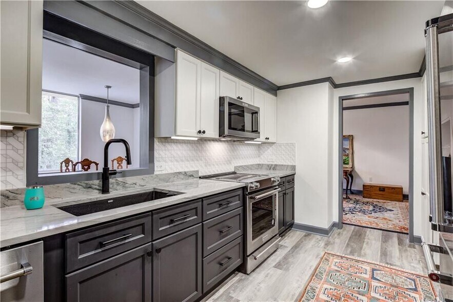 Building Photo - 2637 Peachtree Rd