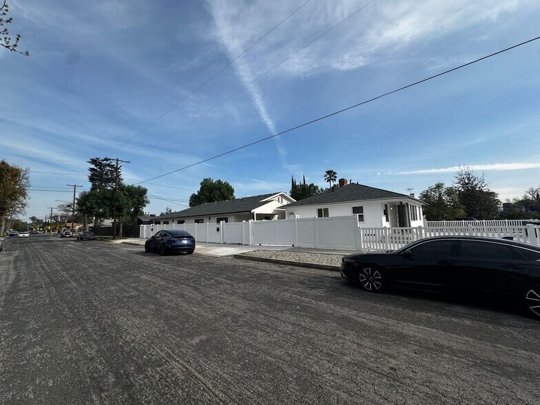 Building Photo - 15950 Cohasset St