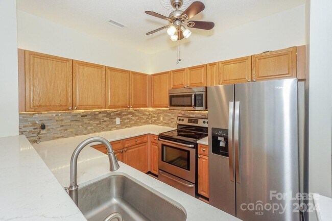 Building Photo - 18840 Nautical Dr