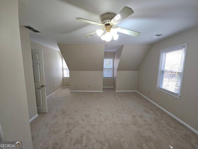 Building Photo - 102 Sauterne Way