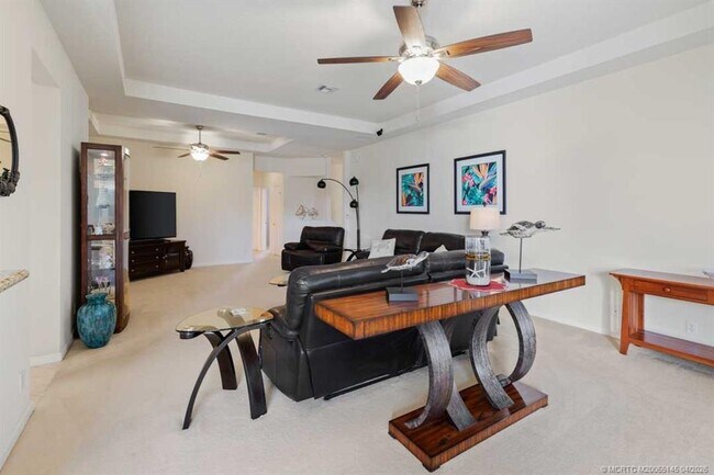 Building Photo - 2371 SW Carriage Hill Terrace