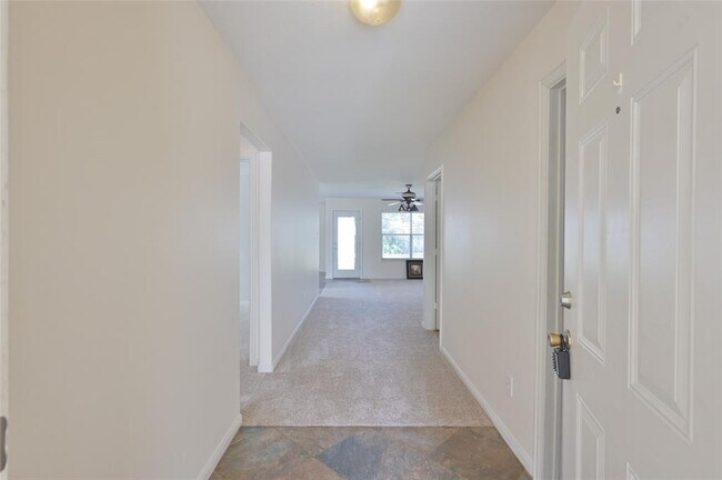 Building Photo - 28927 Rio Grande River Dr