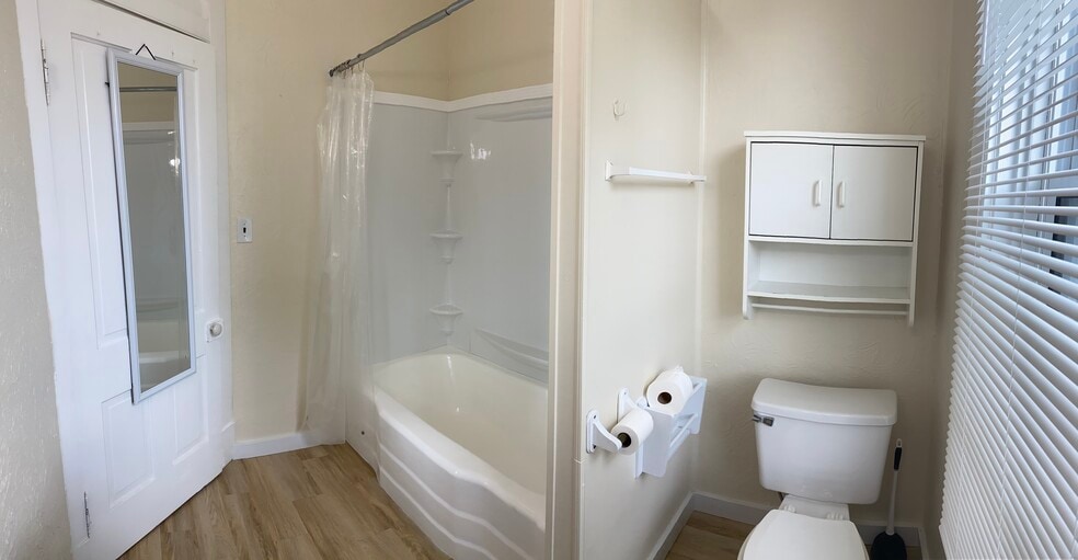 Building Photo - 510 N Ewing St