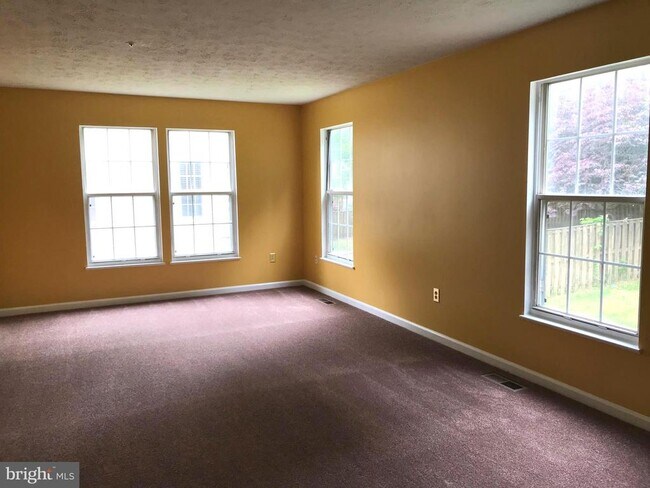 Building Photo - 905 Rosey Bill Dr