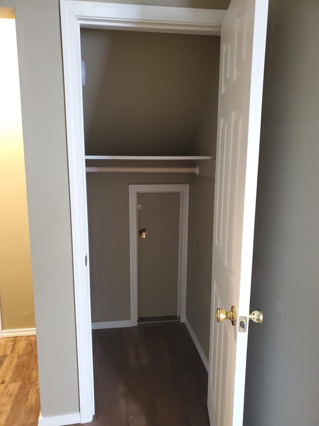 Building Photo - 3213 Center St NE