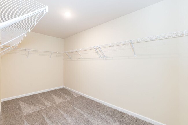 Building Photo - Three Bedroom Home