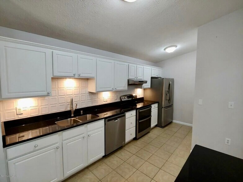 Building Photo - 10405 Trotters Pointe Dr