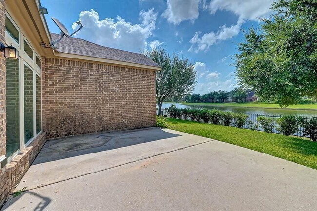 Building Photo - 26243 Crystal Cove Ln