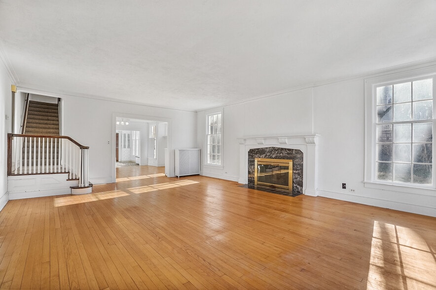 Building Photo - 2341 S Overlook Rd