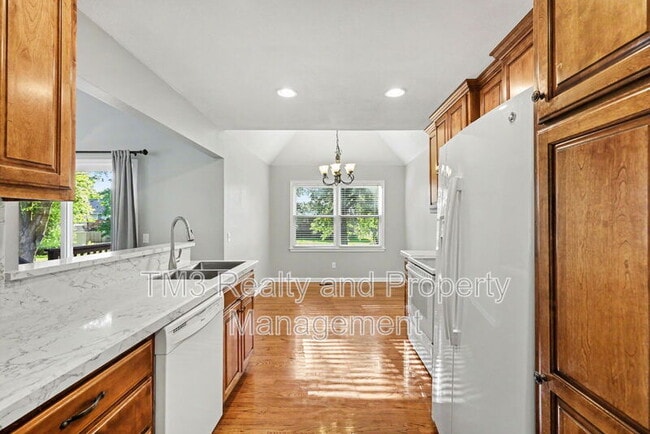 Building Photo - 15213 S Seminole Dr