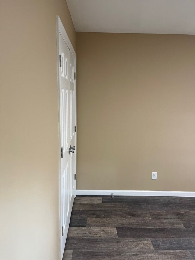 Building Photo - Belmont Ave Realty Group, LLC