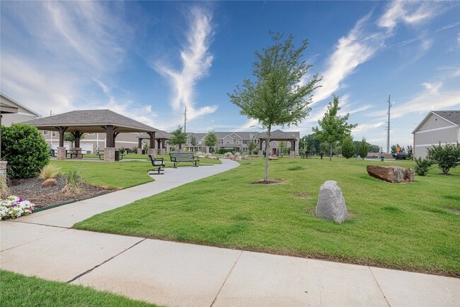 Building Photo - 3517 Cricket Dr