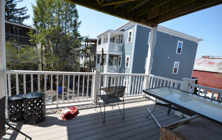 Apt2 - 191 Boylston St